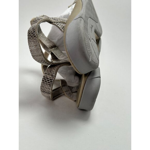 Clarks Snake Print Sandals Adjustable Straps Comfort Walking Shoes Size 8 - Picture 8 of 11